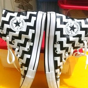 🏁Sexy! Black & White Zig Zag Converse🏁